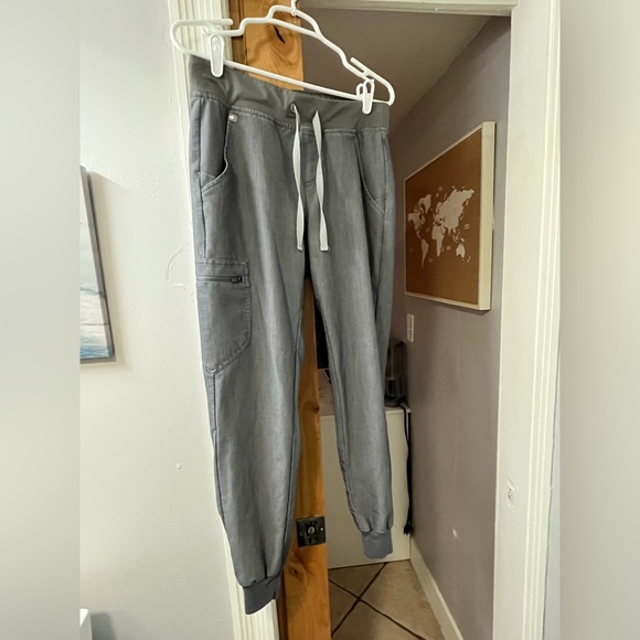 Graphite Figs - Picture 3 of 3